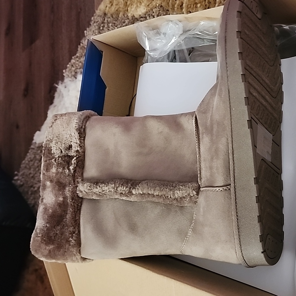 Women's shoes